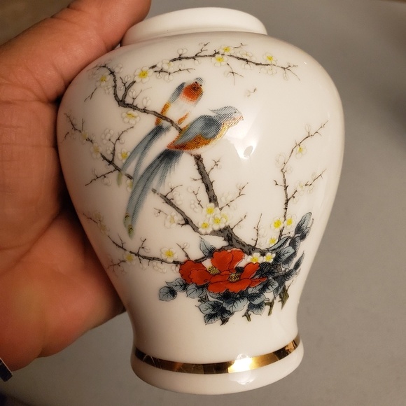 Jay fine China Orient Ginger jar bird's of… - Picture 4 of 6